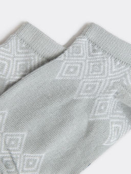 Укороченные женские носки светло-оливкового цвета с ромбиками - Mark formelle фото 4