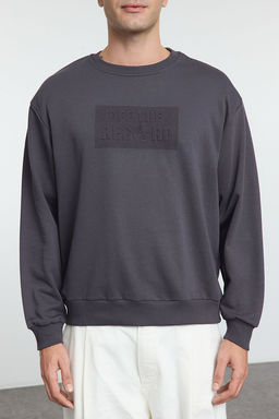 TRENDYOL MAN Yesil Oversize/Genis Kesim Kabartma Yaz? Bask?l? Sweatshirt TMNAW25SW00048 - Trendyolmilla фото 3