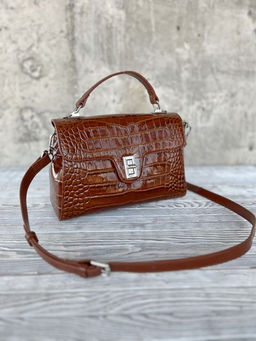Женская лаковая сумка под крокодила HW-7711 Браун