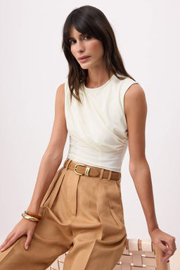 Ekru Duz Fitted Bisiklet Yaka Kolsuz Yumusak Orme Bluz TWOSS26BZ00635