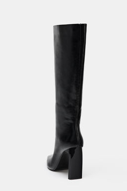 POINTED TOE HEELED BOOTS