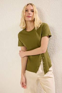 TRENDYOLMILLA Siyah %100 Pamuk Regular/Normal Kal?p C?tc?tl? Y?rtmac Detayl? Orme T-Shirt TWOSS25TS00029