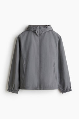 Chaqueta cortavientos con capucha