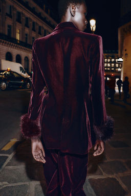 VELVET BLAZER WITH FAUX FUR CUFFS - Zara фото 3