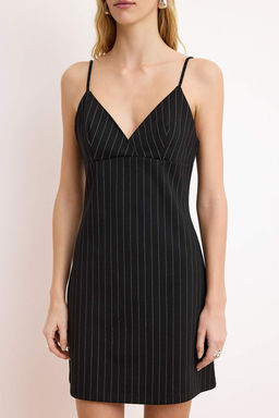 Siyah Cizgili A-Kesim/Can Form V Yaka Ince Ask?l? Kolsuz K?sa Interlok Orme Elbise TWOSS26EL00206