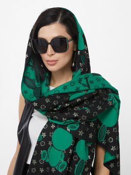 в составе ШЕРСТЬ и КАШЕМИР  Большой, мягкий, теплый двусторонний палантин с принтом.