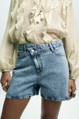 Z1975 HIGH-WAIST CROSSOVER WAIST DENIM SHORTS - Zara фото 2