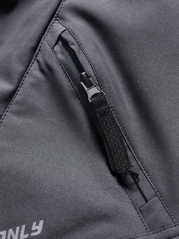 Куртка парка зимняя подростковая для мальчика с капюшоном и мехом черного цвета 9447Ch