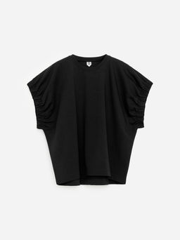 Camiseta de manga fruncida