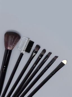 Набор кистей для макияжа SMOKY, 7 шт., чехол на завязках, чёрный