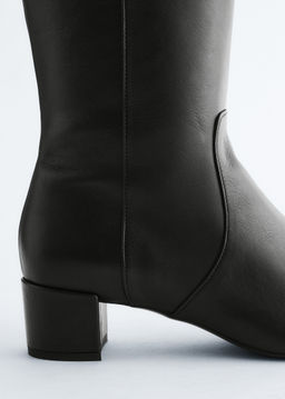 Botas de piel hasta la rodilla con tac?n