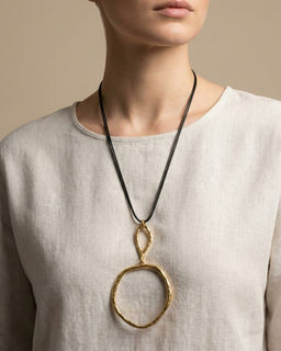 Кулон на шнурке