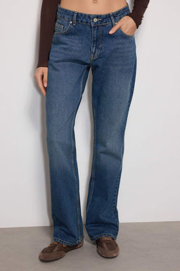 TRENDYOLMILLA Koyu Mavi Dusuk Bel Straight Jeans TWOSS24JE00100  фото 11
