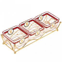 Менажница стеклянная 3-х секционная, 1 секция - 250мл 8,8х8,8х5,5см, прозрачное стекло с деколью, металлическая подставка с ручками, на ножках 28х10х5,2см, цвет - золото, в цветной коробке (Китай) КОРОБКА С НЕЗНАЧИТЕЛЬНЫМИ ЗАЛОМАМИ.