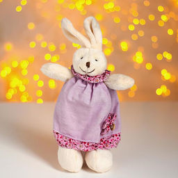 Мягкая игрушка Заюша, платье в горох