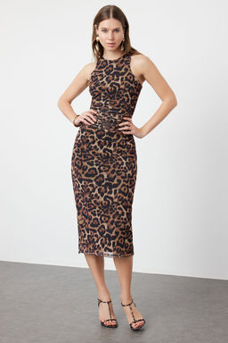 TRENDYOLMILLA Kahverengi Cok Renkli Hayvan Desenli Leopar Orme Tul S?k Abiye Elbise TPRSS24EL00202 фото 2