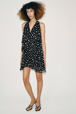 VESTIDO MINI LUNARES VOLANTES / Negro / Crudo