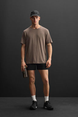 TEXTURED TRAINING T-SHIRT