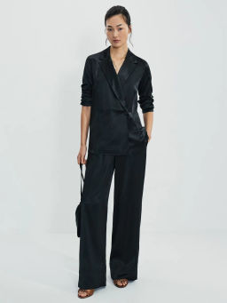 Атласная блузка с отложным воротником и поясом / Zarina