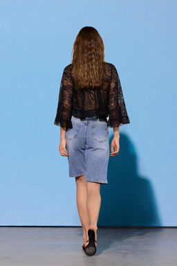 Limited Edition Mavi Y_ksek Bel Denim Bermuda TWOSS26SR00061
