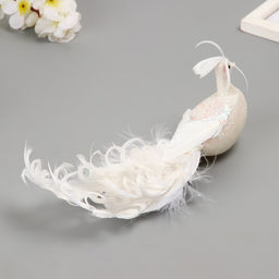 Фигурка-пушистик, декор на прищепке «Голубь с высоким хохолком и в блестках», белый, 7×5×28 см