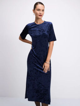 Бархатное платье миди с круглым вырезом / Zarina  фото 2