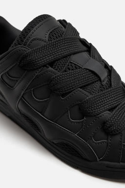 CHUNKY LACE TRAINERS