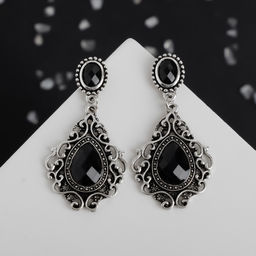 Серьги со стразами Изящность ажурная, чёрные в чернёном серебре