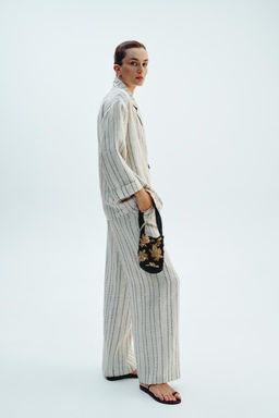 FLORAL EMBROIDERY BUCKET BAG