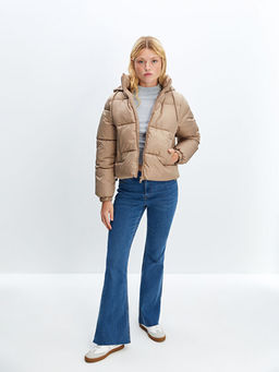 Kap??onlu Kad?n ?i?me Mont