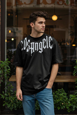 Trendyolmilla Man Siyah Oversize/Genis Kesim Los Angeles Bask?l? %100 Pamuk T-Shirt TMNSS25TS00166