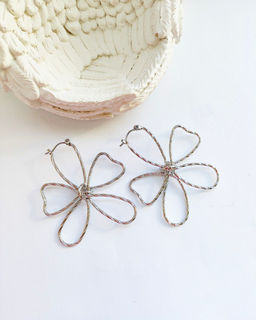 Стильные серьги