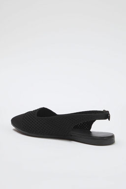 Siyah Triko Arkas? Ac?k Sivri Burun Kad?n Babet TAKSS25BE00008