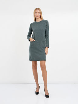 платье из шерсти с накладными карманами