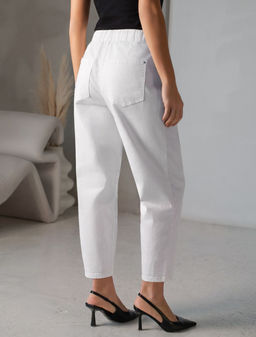 Джинсы Mom (Мом) с поясом на резинке из облегченного денима