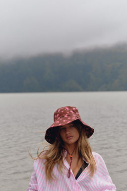 PALM TREE BUCKET HAT