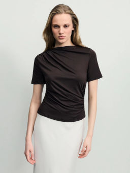 Приталенная футболка из модала / Zarina  фото 3