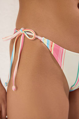 Cizgili Ucgen Normal Bel Regular Bikini Tak?m? TBESS25BT00182
