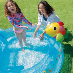 Игровой центр надувной детский Подводный мир, от 2 лет с разбрызгивателем, горкой и игрушками - Intex фото 3