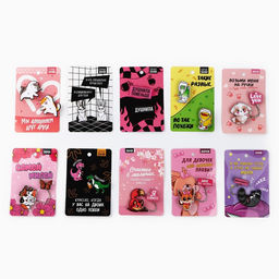 Цена за 20 шт. Значки деревянные Самые милые значки в шоубоксе, 20 шт.