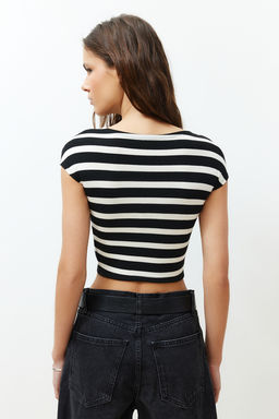 Trendyolmilla Siyah Bisiklet Yaka Ay Kol Fitted/Vucuda Oturan Crop Orme Bluz TWOSS24BZ00446  фото 35