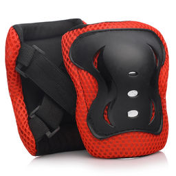 Набор защиты для катания (цвет красно/черный) в сетке