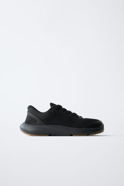 ZAPATILLA DEPORTIVA BAREFOOT / Negro