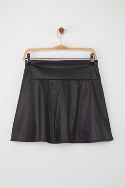 Siyah Aksesuar Detayl? K?sa/Mini Sort Etek TWOAW26SR00000 - Trendyolmilla фото 7