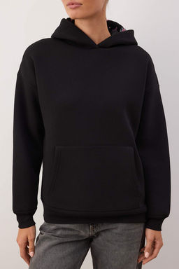 Siyah Kapusonu Bask?l? Oversize/Genis Kal?p Orme Sweatshirt TWOAW26SW00213 - Trendyolmilla фото 3