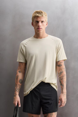 SEAMLESS TECHNICAL T-SHIRT - Zara фото 2