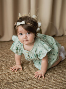 Платье хлопковое с цветочным принтом Зеленое 0+ - Bungly фото 4