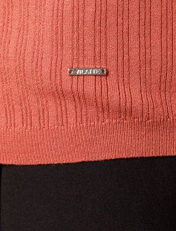 Джемпер тонкой вязки из вискозы с нейлоном