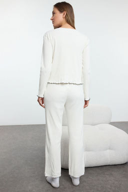 Trendyolmilla Beyaz Pamuklu Dantelli ve Kurdele/Fiyonk Detayl? Fitilli Orme Pijama Tak?m? THMAW25PT00206 фото 9