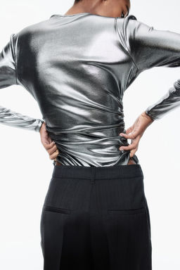 Body tanga con escote drapeado en V - H&m фото 4